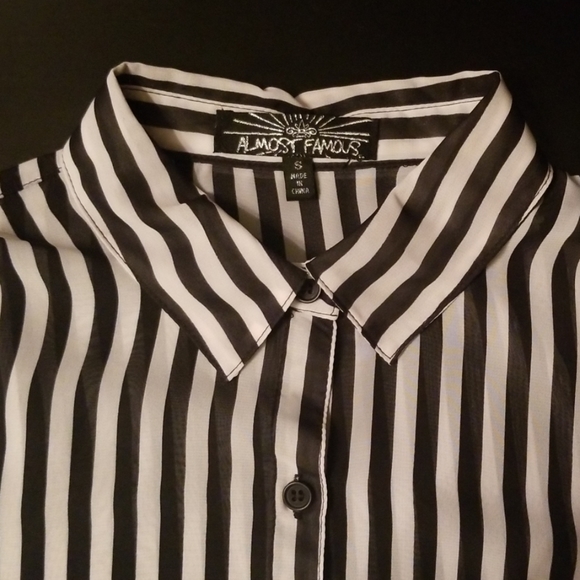 ☯️ Almost Famous blk/wht striped long sleeved top - Picture 2 of 5